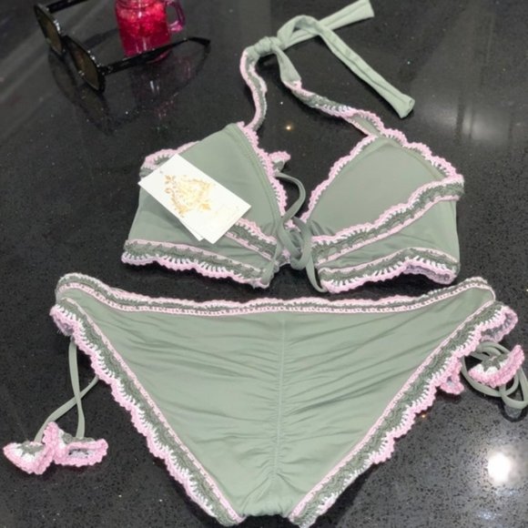 ๐ Becca by Rebecca Virtue Crochet Halter Bikini๐ฆ - Picture 6 of 6